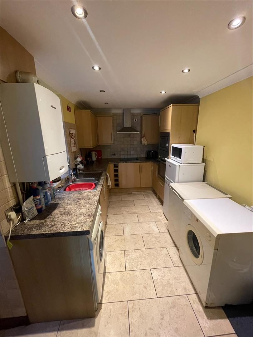 3 Bedroom House Mid Terrace Mountain Ash Road, Abercynon, Mountain Ash